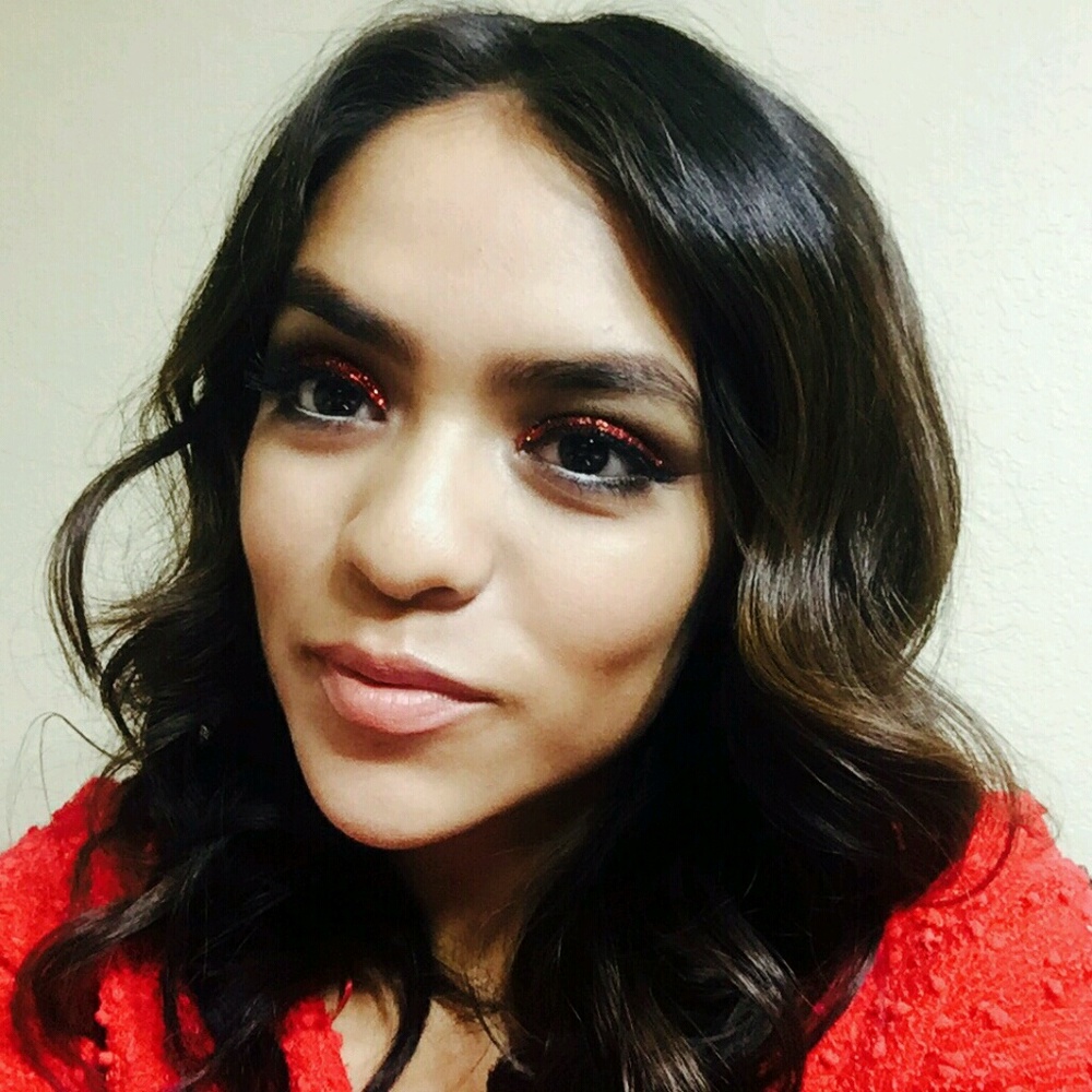 Meet your Posher, Anayeli